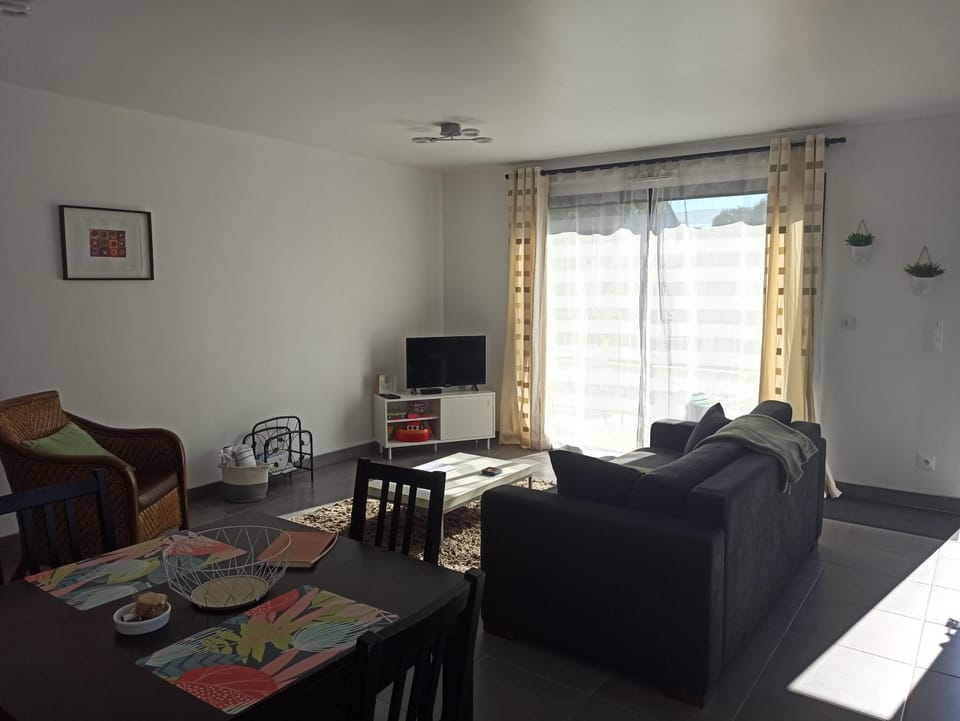 Living room, Garden view