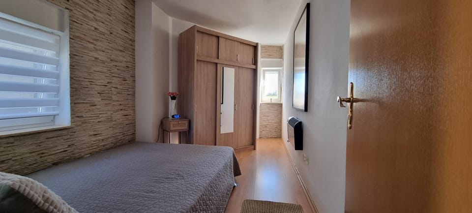 Bed, Photo of the whole room, Bedroom, wardrobe