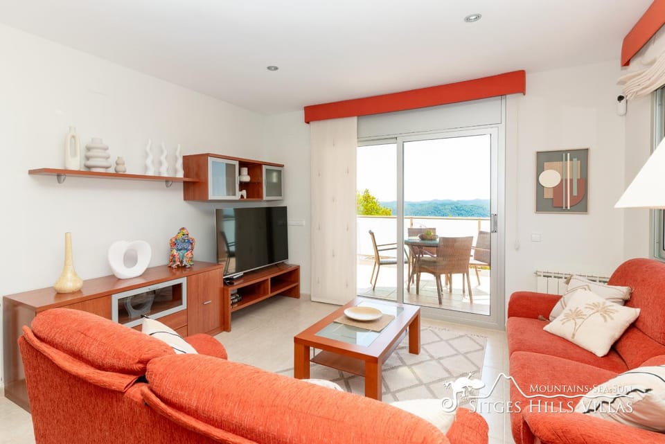 Communal lounge/ TV room, Living room