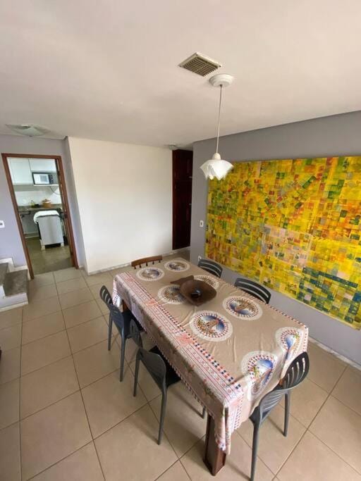 Ótimo apartamento na rua da praia do forte Apartment in Cabo Frio