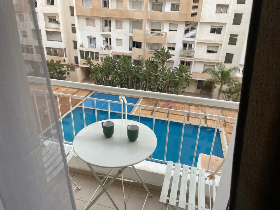 Swimming pool, Swimming pool