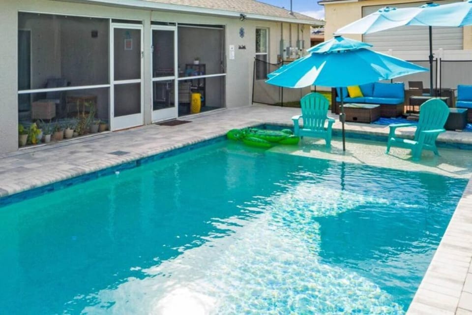 Twin Home with Amazing Pool in Downtown Cape House in Cape Coral