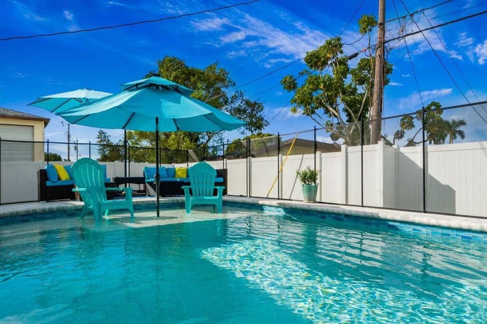 Twin Home with Amazing Pool in Downtown Cape House in Cape Coral