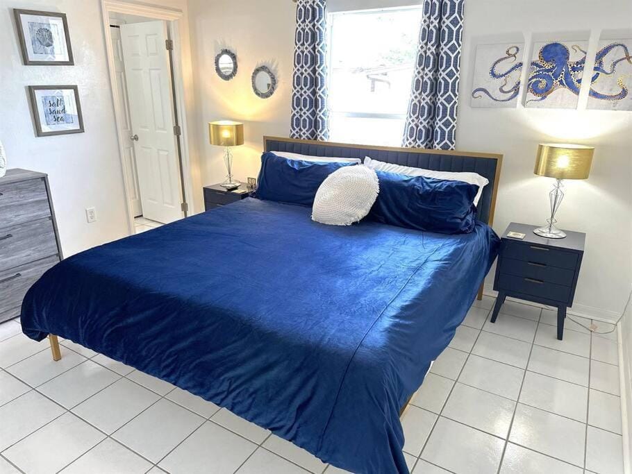 Twin Home with Amazing Pool in Downtown Cape House in Cape Coral