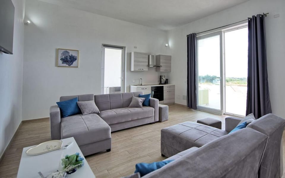 TV and multimedia, Kitchen or kitchenette, Living room, oven