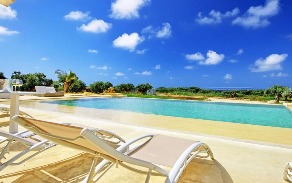 Pool view, Sea view, Swimming pool, sunbed