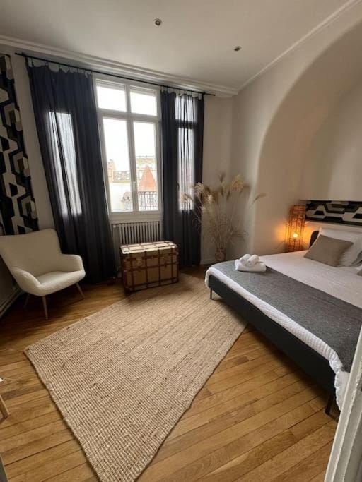 Bed, Photo of the whole room, Bedroom