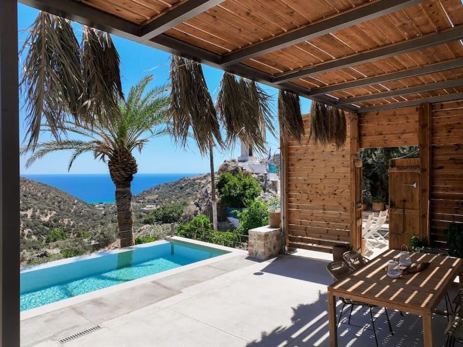 Pool view, Sea view, Swimming pool