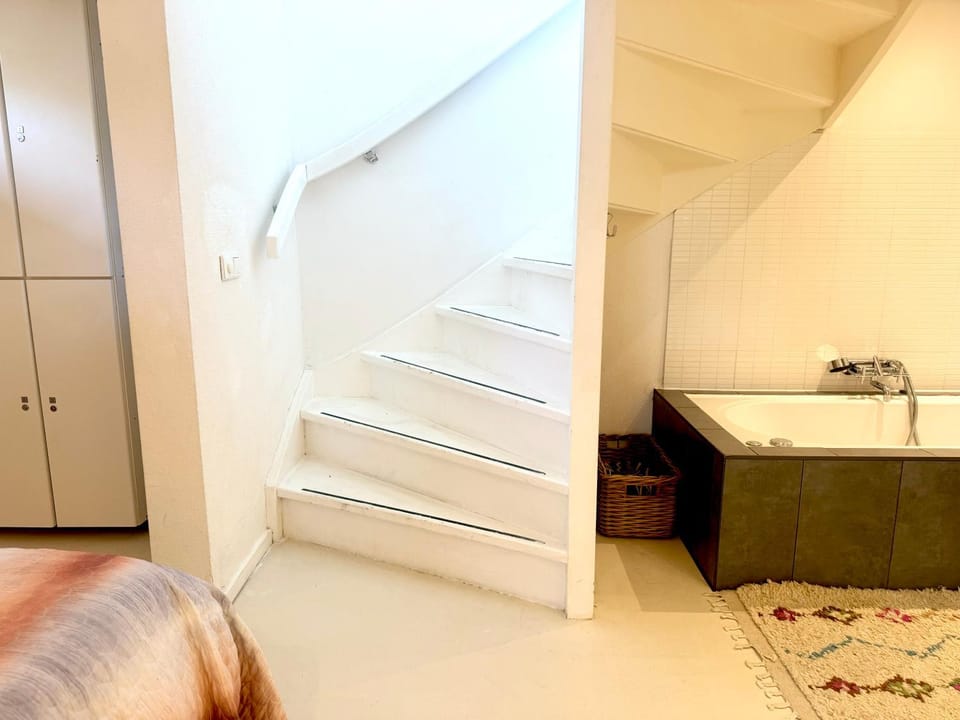 Bedroom, Bath