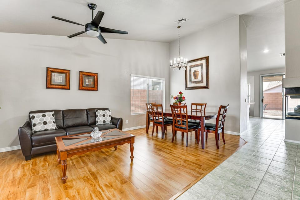 Peoria Home w/ Fenced-In Yard & Patio! House in Glendale