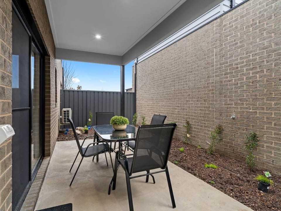 Patio, Balcony/Terrace, Seating area, Dining area