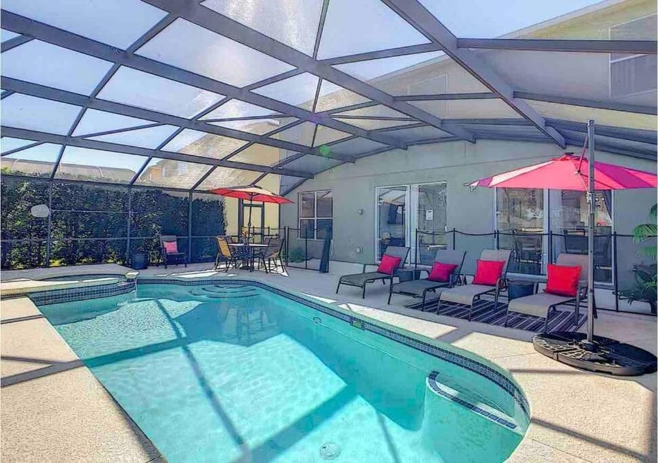 7BD 5BA w Pool Spa Home 10 mins away to Disney Villa in Four Corners