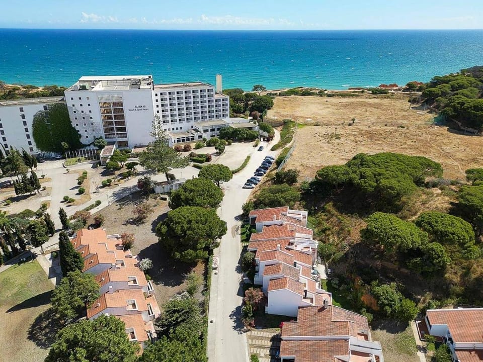Villa Mar e Sol by HelloVacations Villa in Olhos de Água