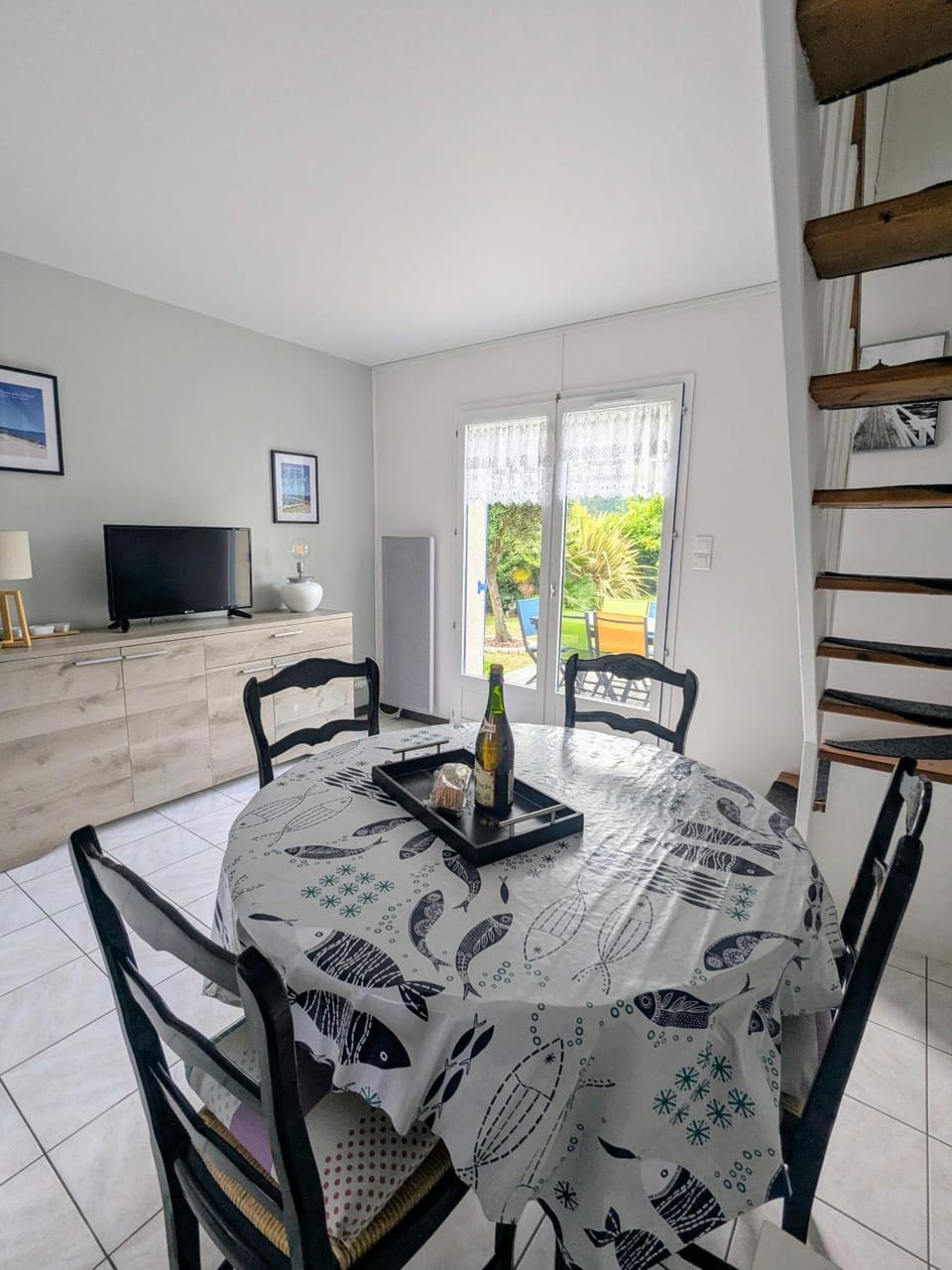 TV and multimedia, Dining area