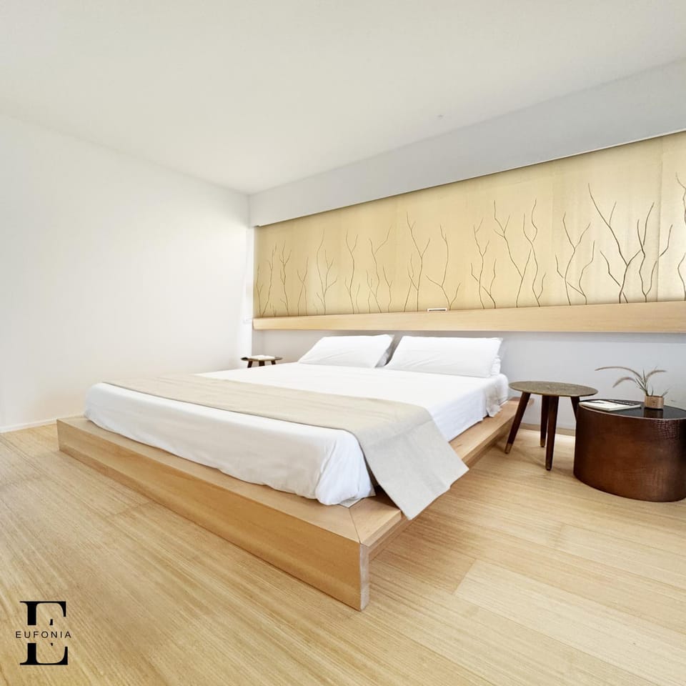 Bed, Photo of the whole room, Bedroom
