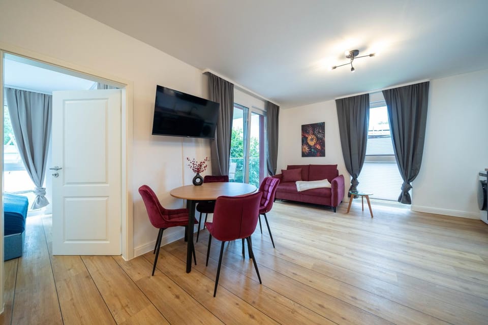 TV and multimedia, Living room, Dining area