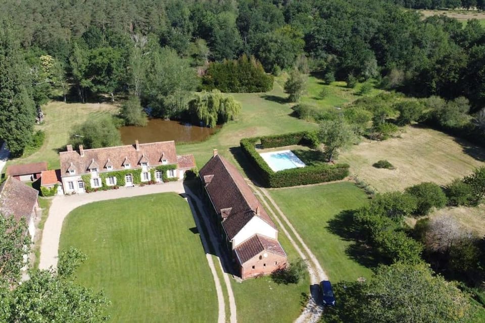 Charmant Domaine Solognot piscine Villa in Centre-Val de Loire