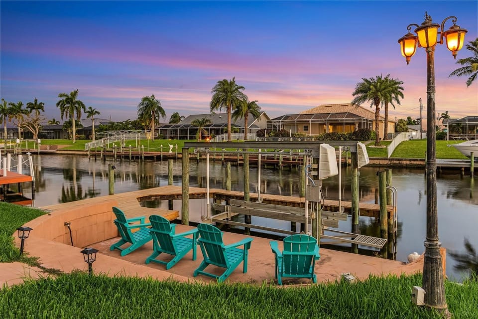Gorgeous, Gulf Access canal, Heated Pool, Kayaks, Bicycles - Villa Mango - Roelens House in Cape Coral