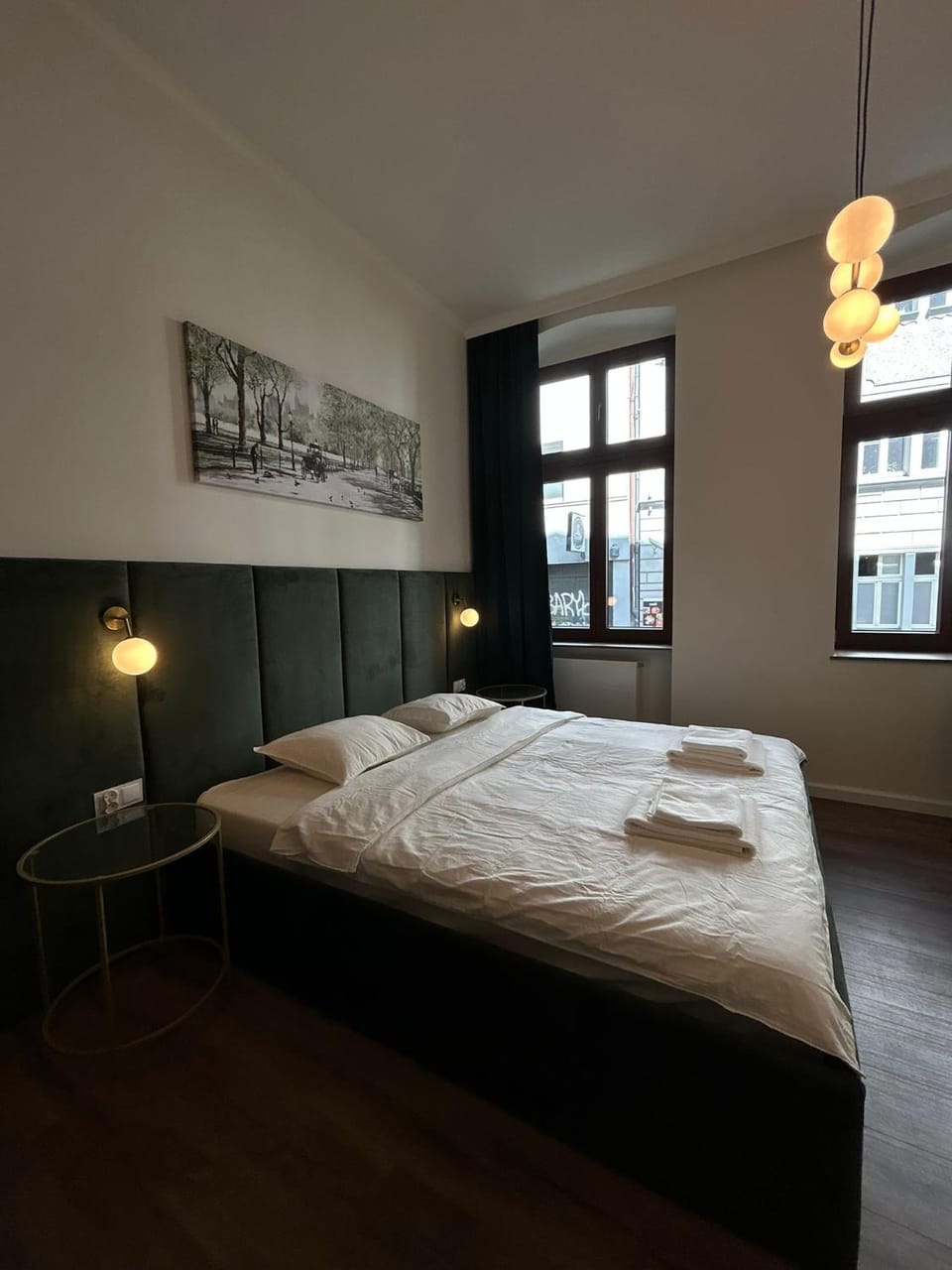 Bed, Bedroom, towels