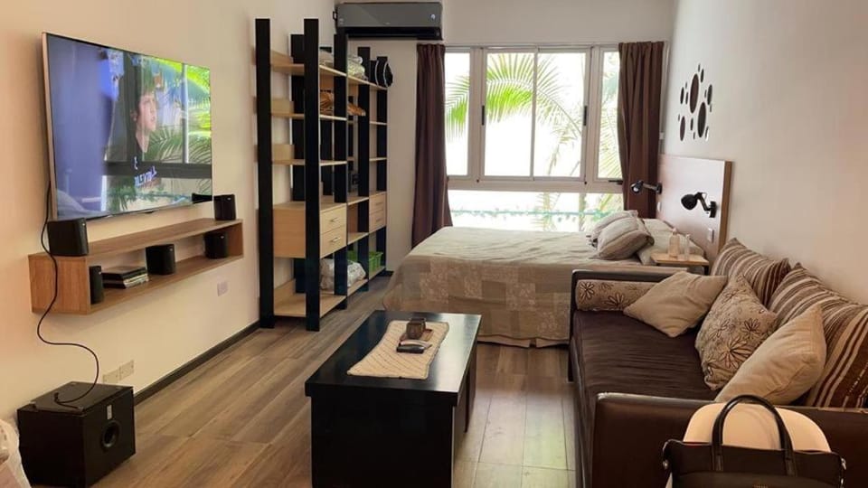 Bed, Living room, Photo of the whole room, Bedroom, Garden view