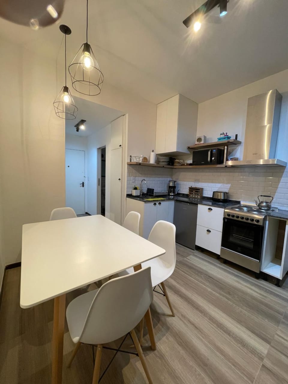 Kitchen or kitchenette, Dining area, minibar, oven, stove, toaster