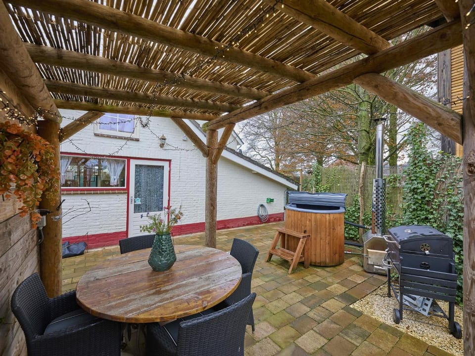 Property building, Balcony/Terrace