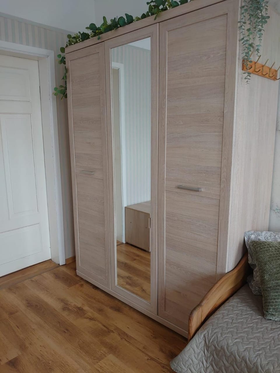 wardrobe