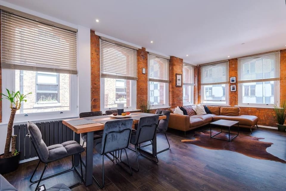 Incredible 3Bed Townhouse, Rooftop Patio, Sleeps 6 Apartment in Manchester