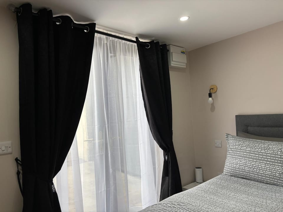Rural Private Detached Small Bedroom and Bathroom Only- Size 10m2- Not an apartment- No clothes storage- no cooking facilities Apartment in Northern Ireland