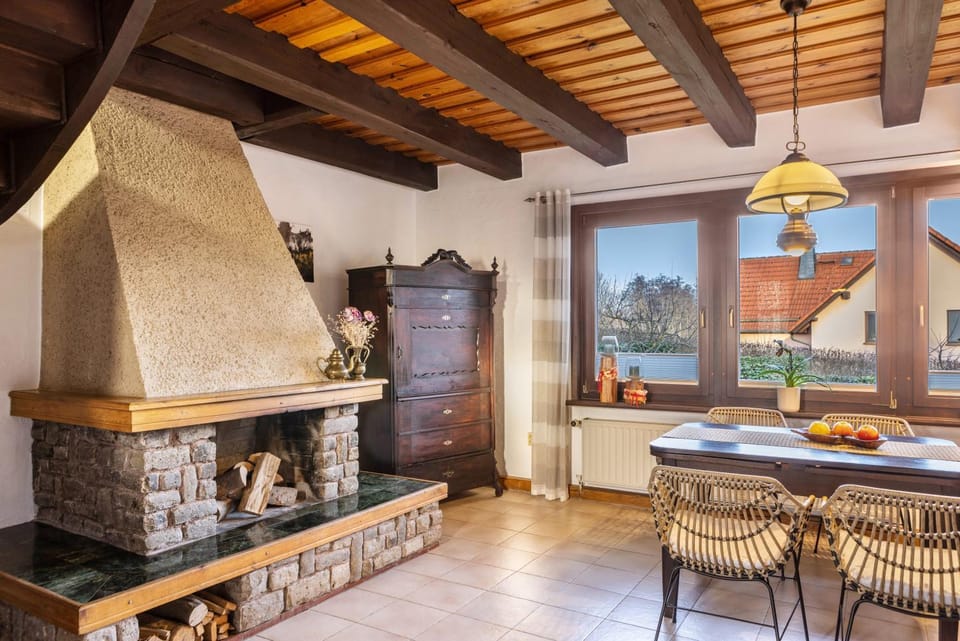 Property building, Kitchen or kitchenette, Living room