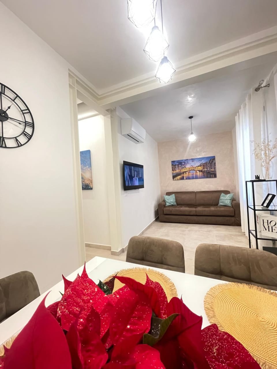 TV and multimedia, Living room, Photo of the whole room, Seating area