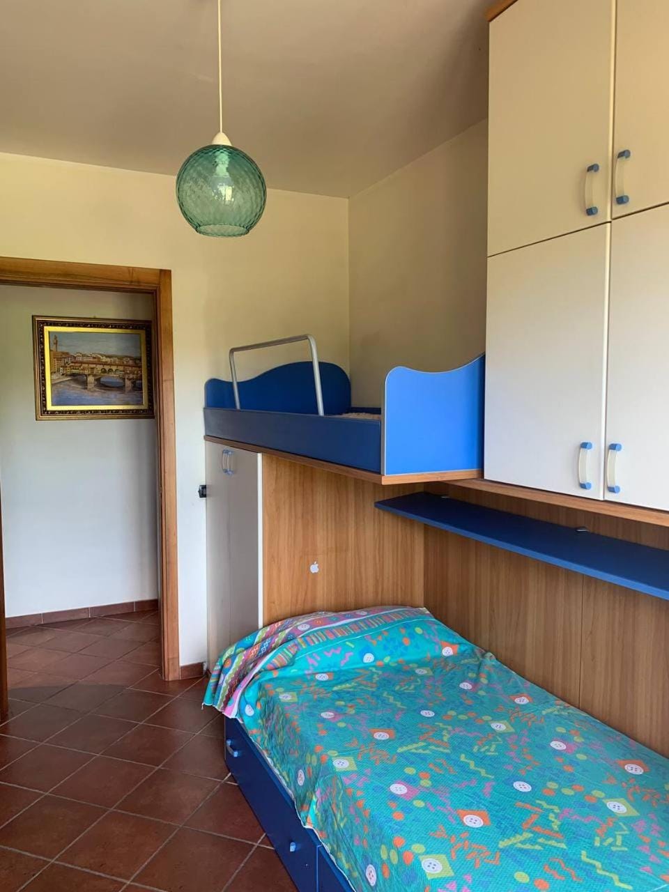 Bed, Bedroom, bunk bed, locker