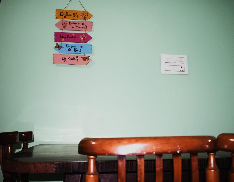 Living room, Seating area, Text overlay