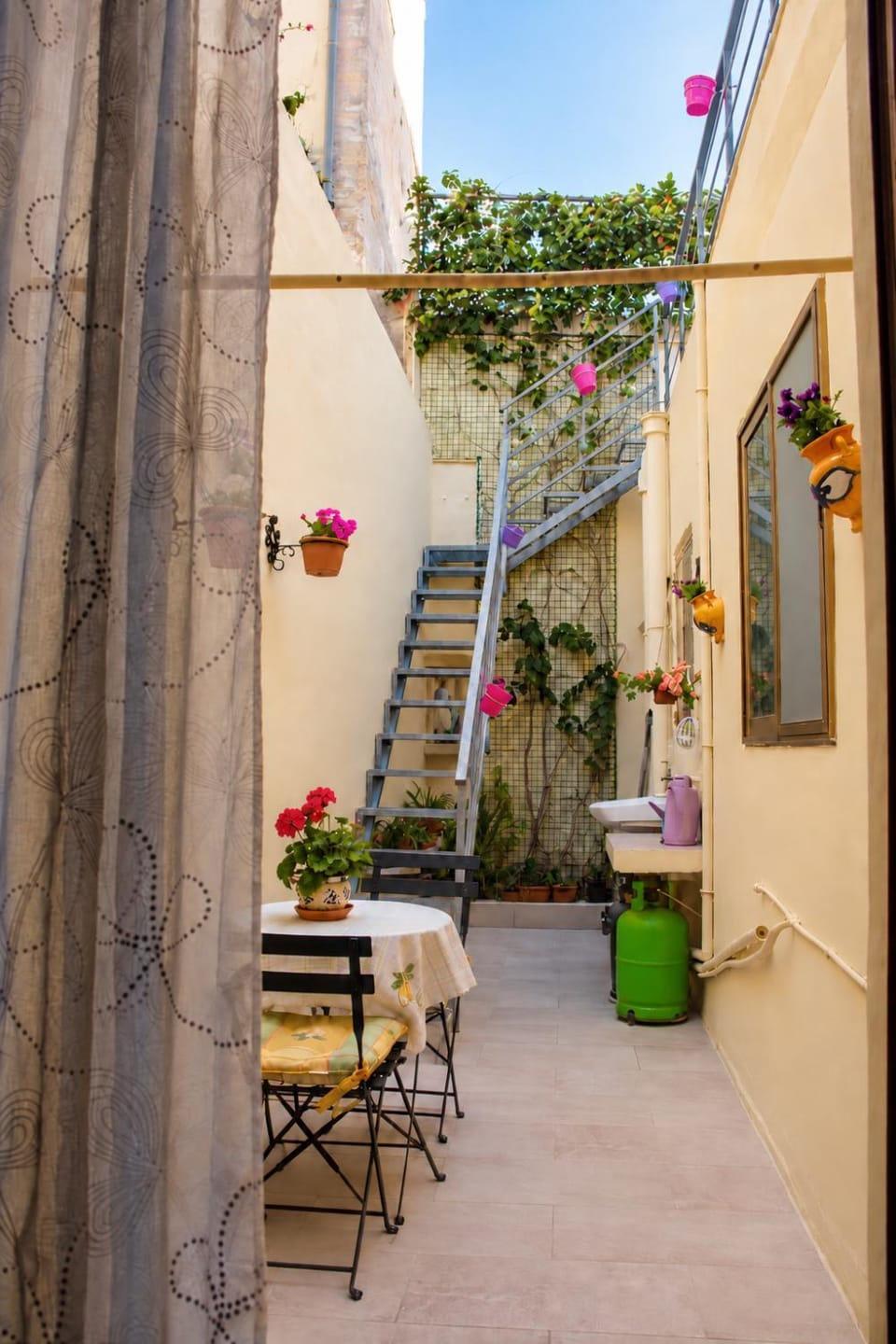 Inner courtyard view