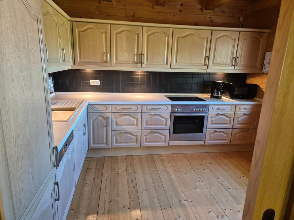 Kitchen or kitchenette, Kitchen or kitchenette