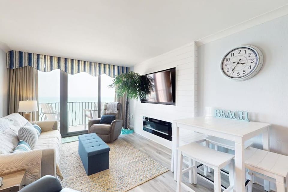 Coastal Living Retreat Apartment in Myrtle Beach