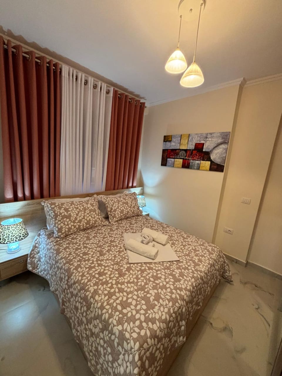 Photo of the whole room, Bedroom
