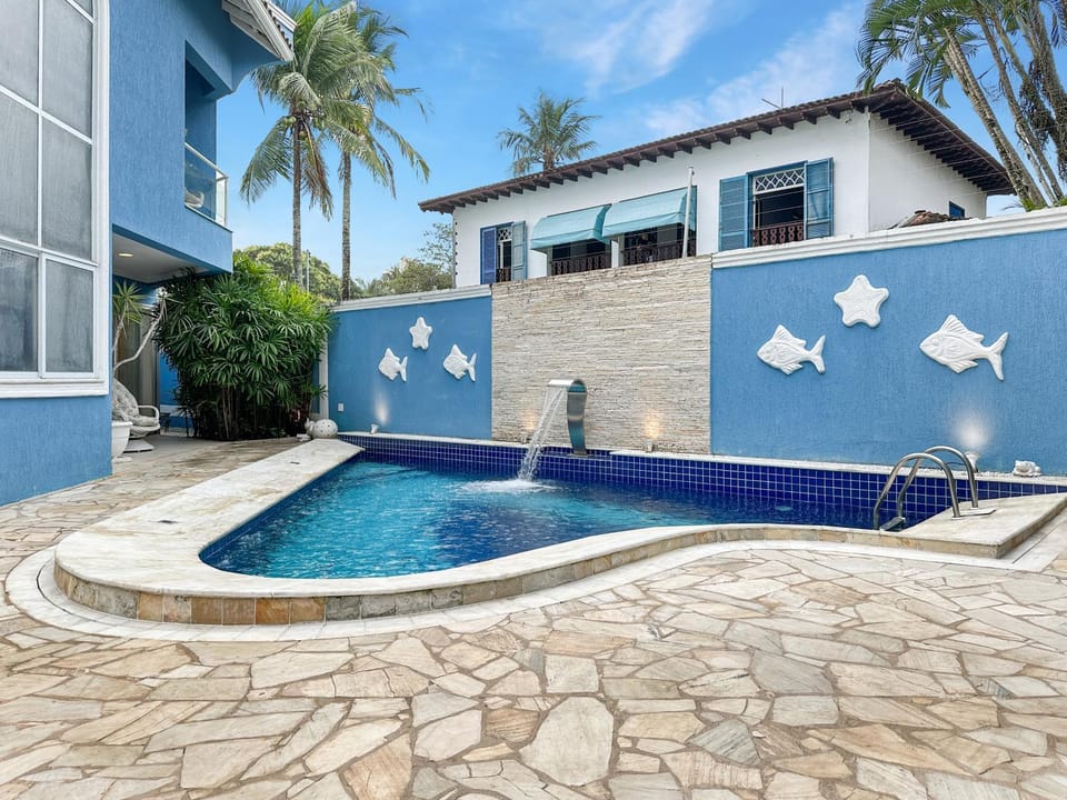 Property building, Day, Pool view, Swimming pool
