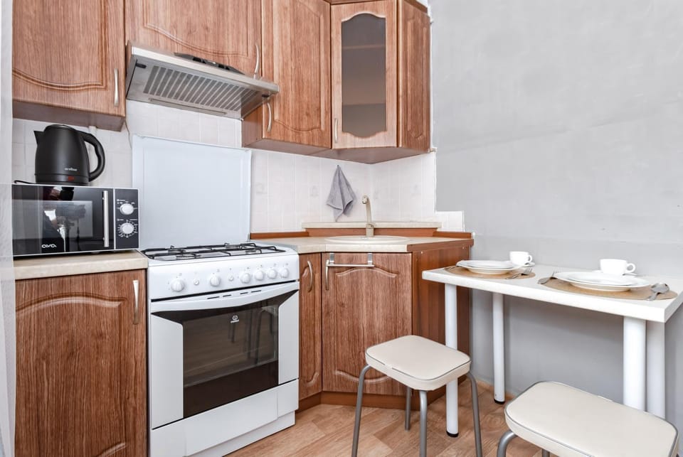 Coffee/tea facilities, Kitchen or kitchenette, Dining area, dishwasher, oven, stove