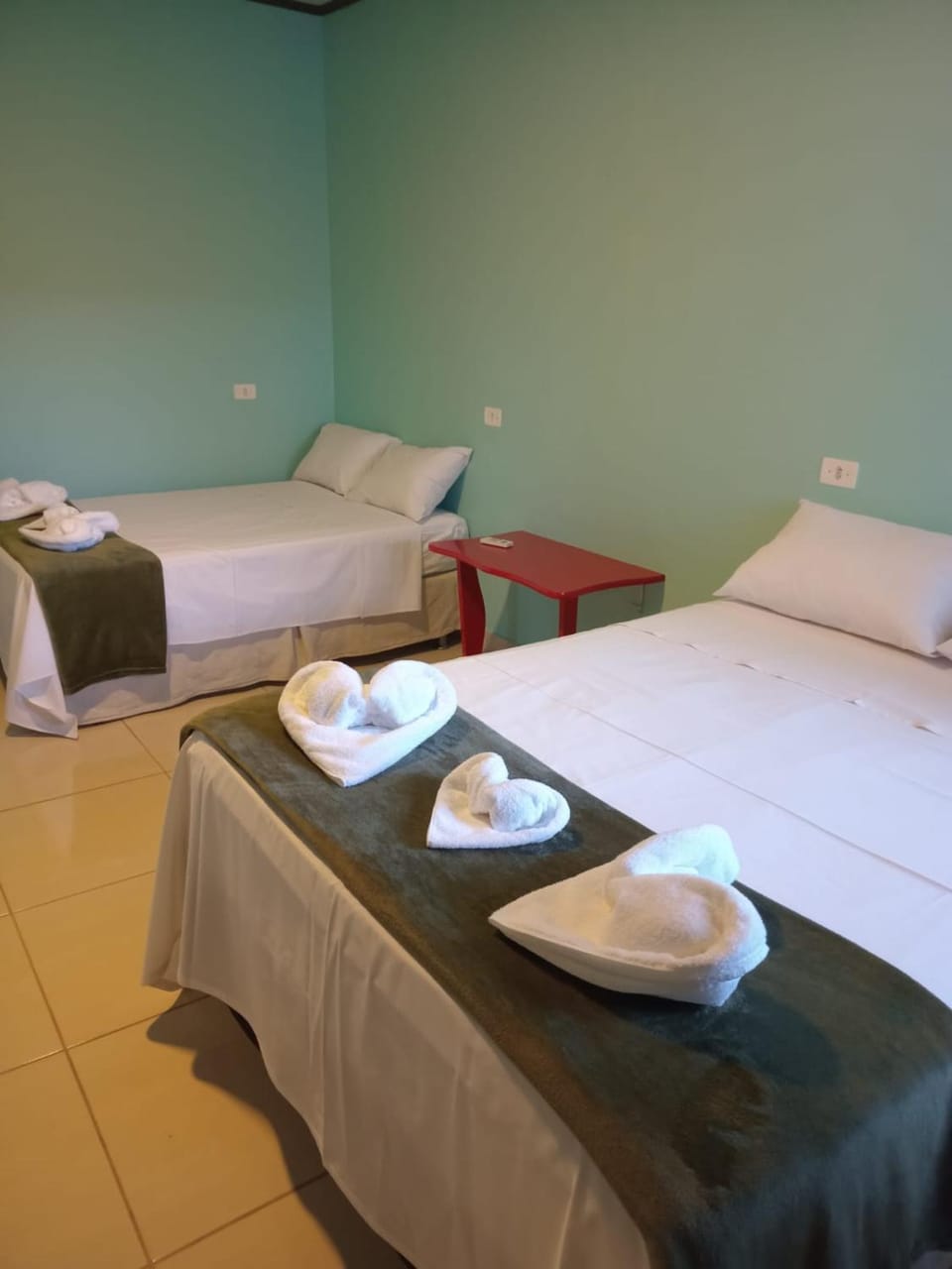 Bed, Bedroom, towels