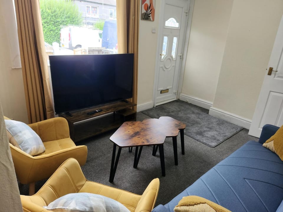 TV and multimedia, Living room, Seating area