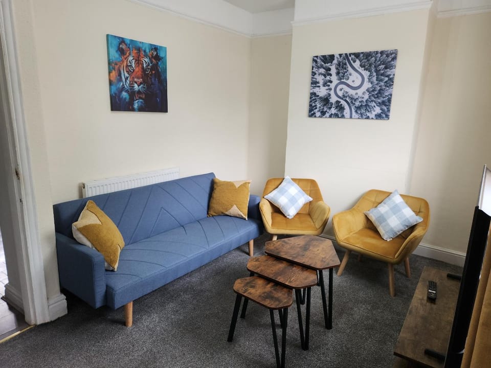 Living room, Seating area