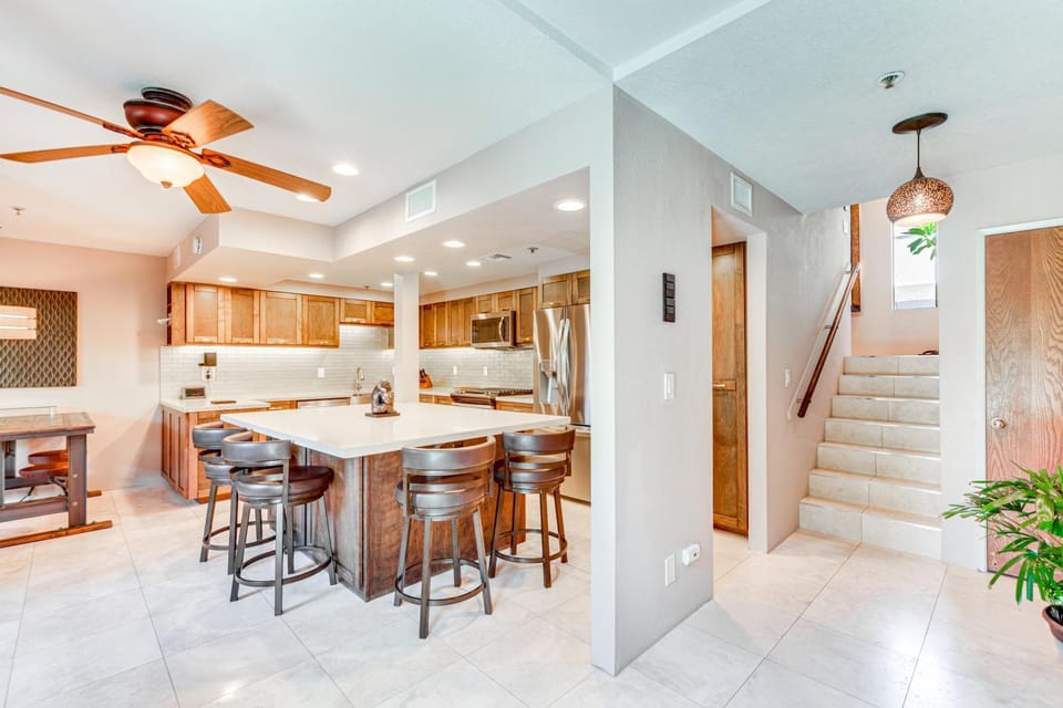 Community Pool Access: Chic Palm Springs Condo House in Palm Springs