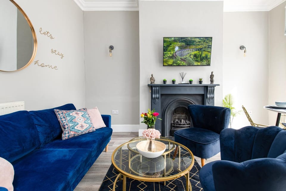 TV and multimedia, Living room, Seating area