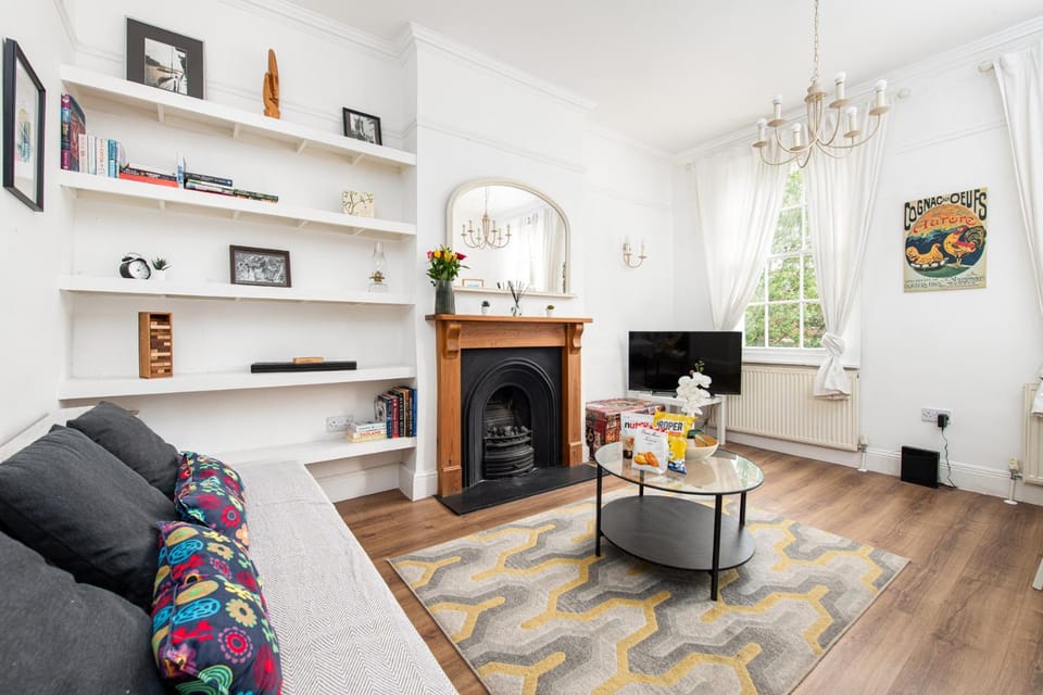 TV and multimedia, Living room, Seating area, internet