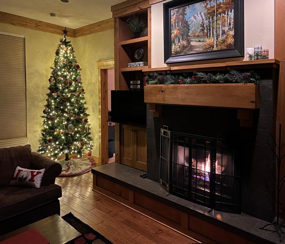 Living room, fireplace