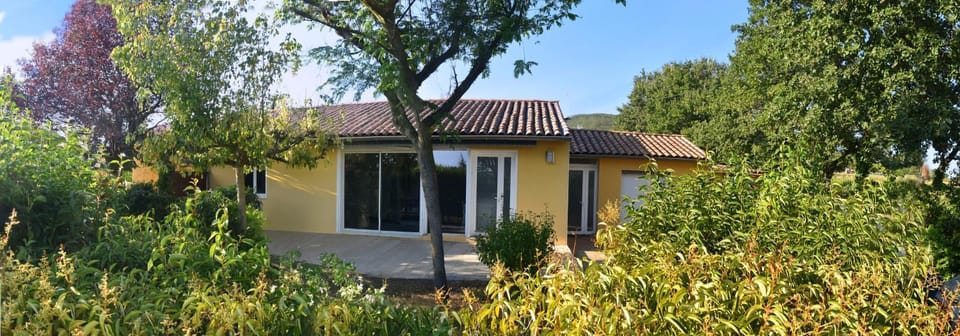 Property building, Garden, Balcony/Terrace