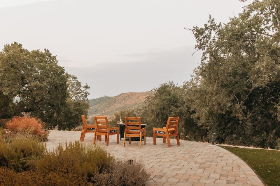 Day, Natural landscape, Seating area, Mountain view, pet friendly