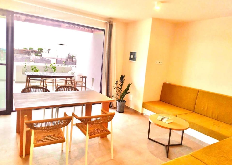 View (from property/room), Living room, Seating area, Dining area