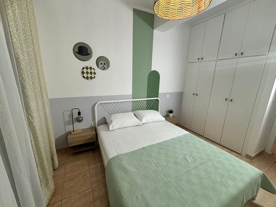 Bed, Photo of the whole room, Bedroom, wardrobe